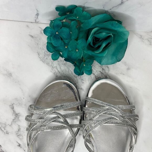 EASY STREET Tarrah Silver Glitter Sandals - Picture 4 of 7